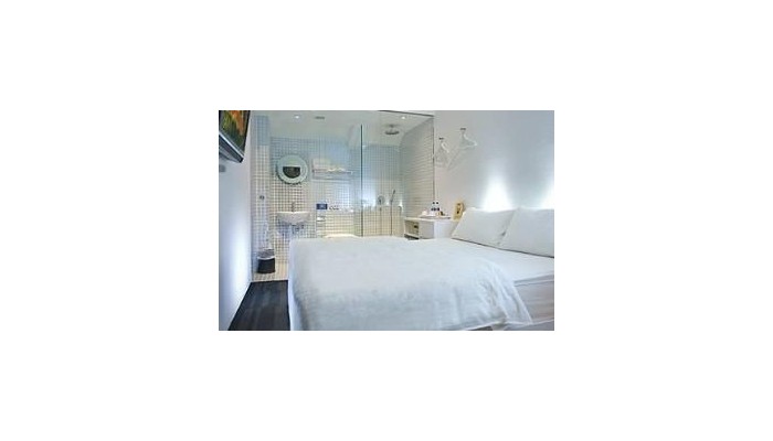 Porcelain Hotel poza 5