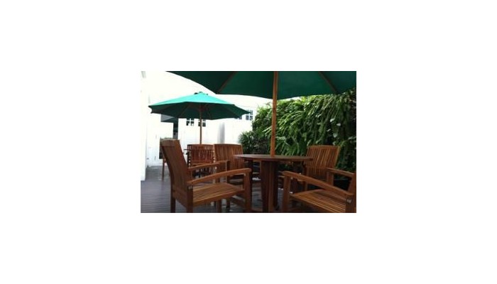 Porcelain Hotel poza 0