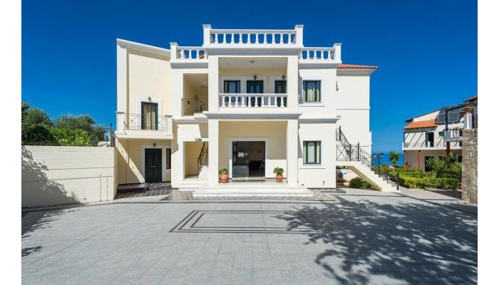 Antilia Apartments poza 13