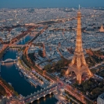 poza Turnul Eiffel- Simbolul orașului Paris și al Franței