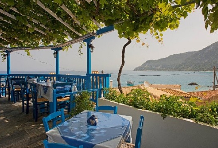 poza Agios Nikitas - cel mai spectaculos sat de vacanță de pe cuprinsul Insulei Lefkada