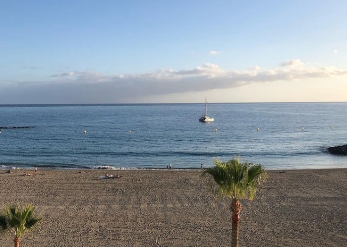 poza Sejur în Los Cristianos, una dintre cele mai populare stațiuni din Tenerife 