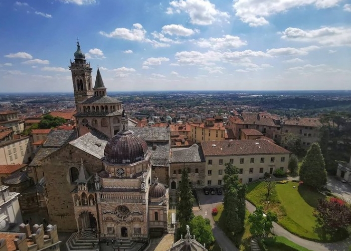 poza Bucurați-vă de un sejur fermecător în Bergamo