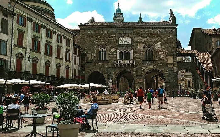 poza Bucurați-vă de un sejur fermecător în Bergamo
