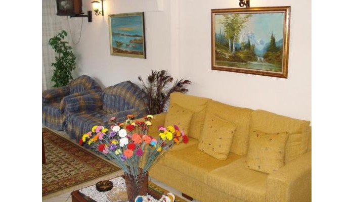 Madison Studios poza 2