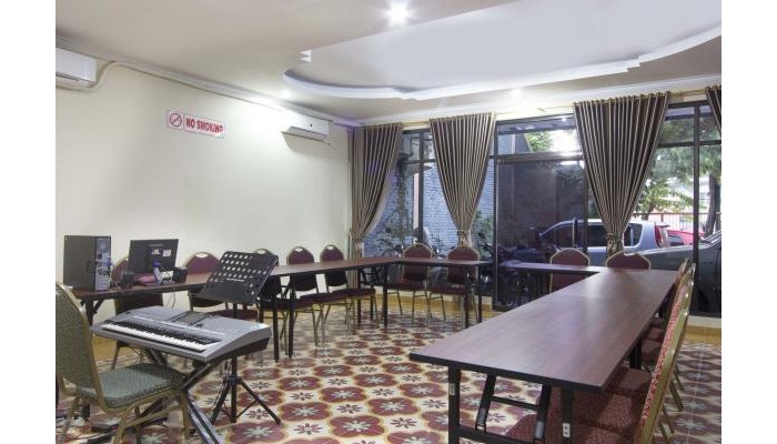 Hotel Reddoorz Near Stadion Mandala Krida poza 4