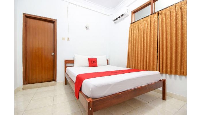 Hotel Reddoorz Plus Near Alun Alun Selatan poza 8