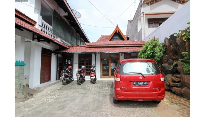 Hotel Reddoorz Plus Near Alun Alun Selatan poza 6
