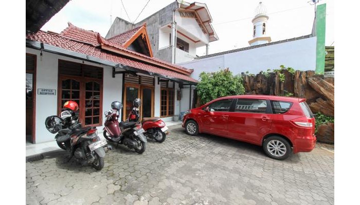 Hotel Reddoorz Plus Near Alun Alun Selatan poza 4