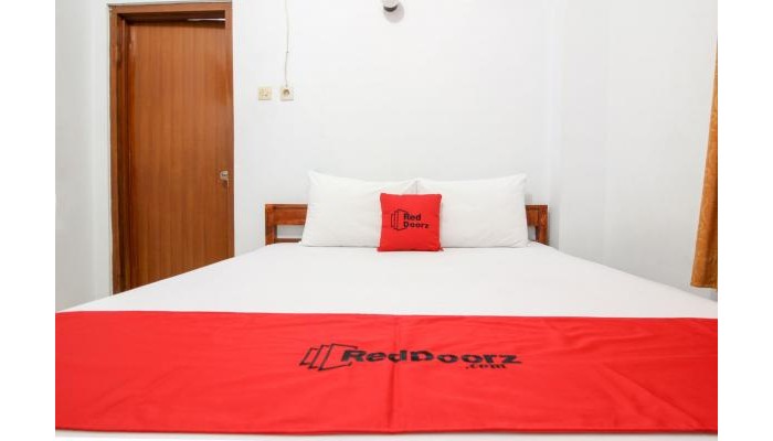 Hotel Reddoorz Plus Near Alun Alun Selatan poza 5